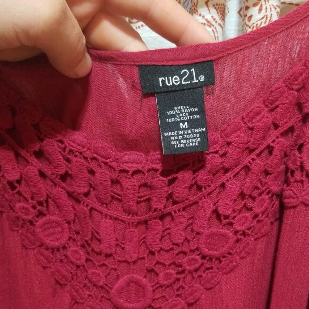 Blouse - Picture 2 of 3